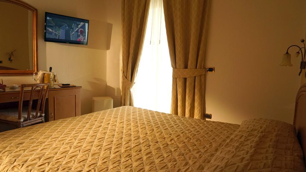 Hotel Portonuovo Vieste Esterno foto
